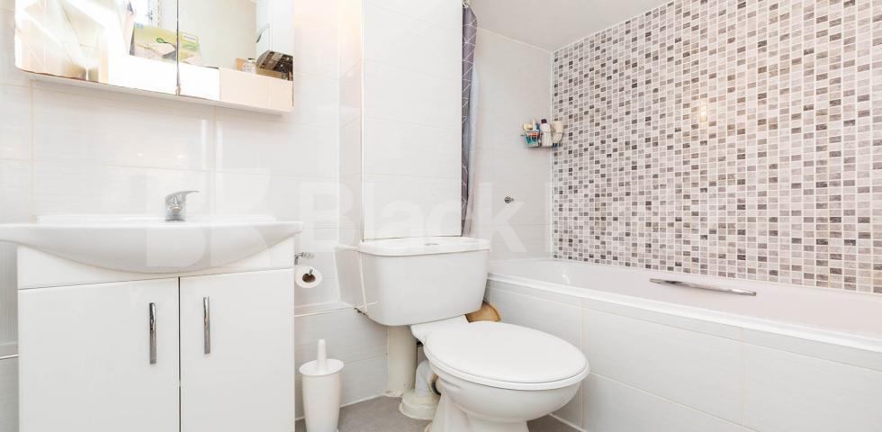 			Studio Apartment, 1 bath, 1 reception Apartment			 Golden Lane Estate , Barbican